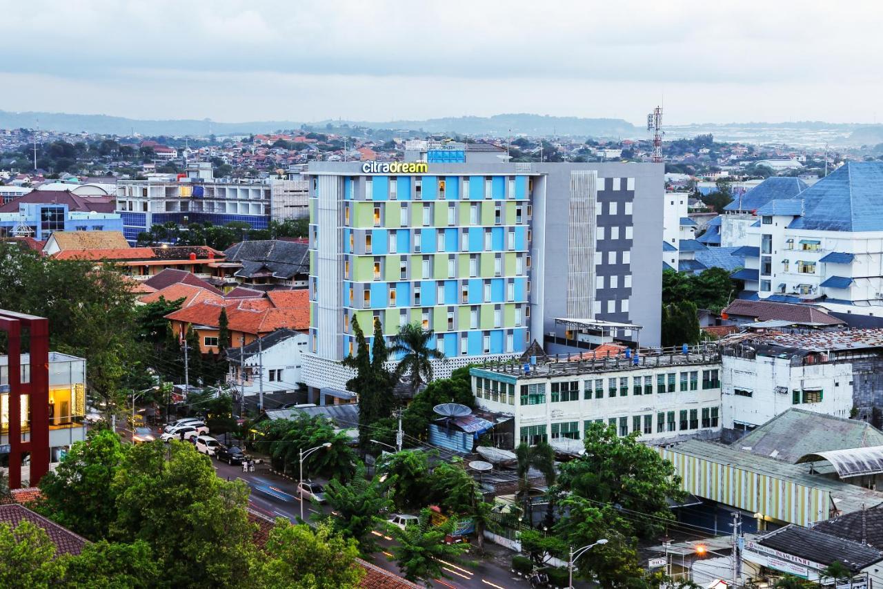 Hotel Citradream Semarang Exterior photo